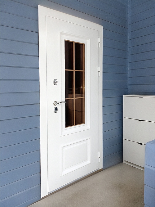 Белая остекленная термодверь Белая остекленная термодверь